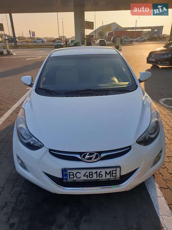 2012 hyundai elantra