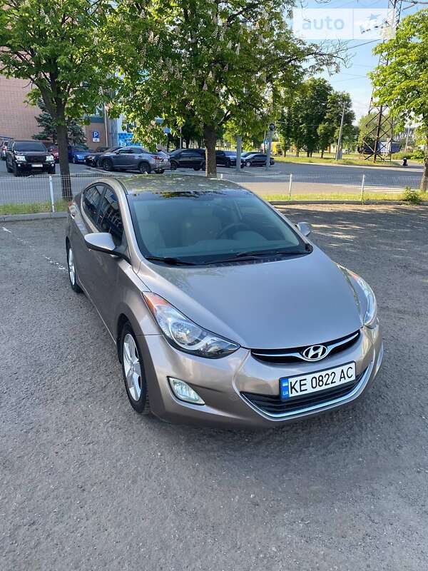 2012 hyundai elantra