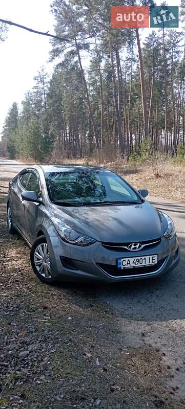 2012 hyundai elantra