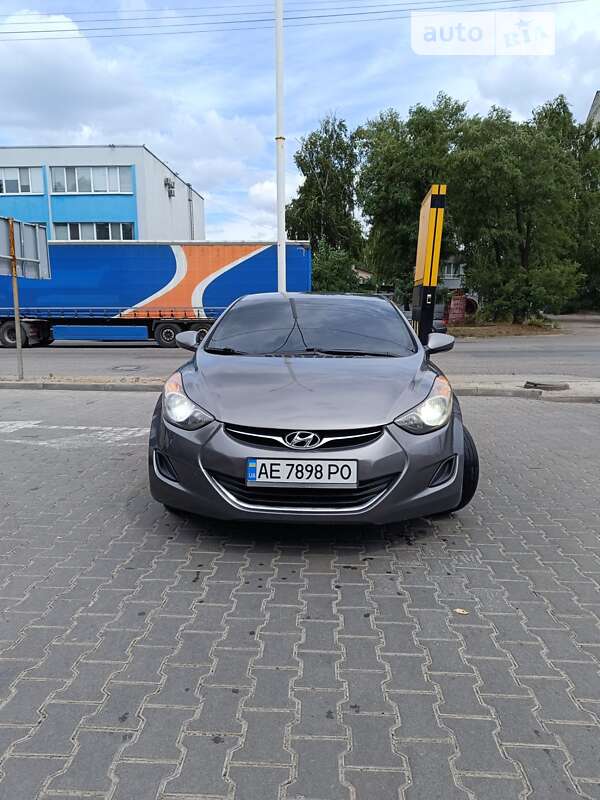 2012 hyundai elantra