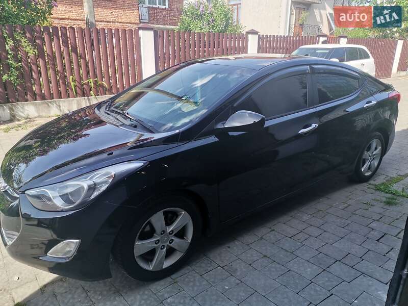 2012 hyundai elantra