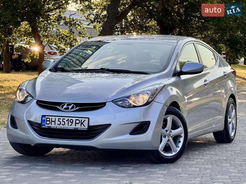 2011 hyundai elantra