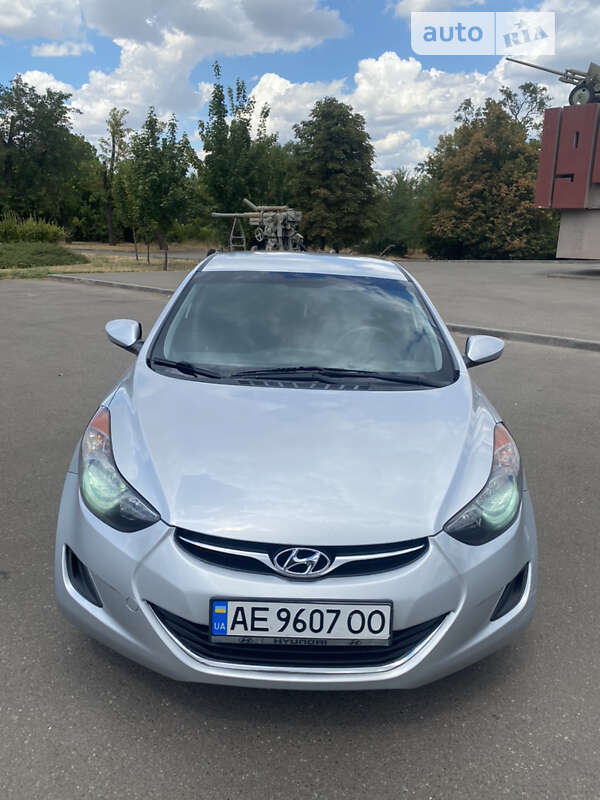 2011 hyundai elantra