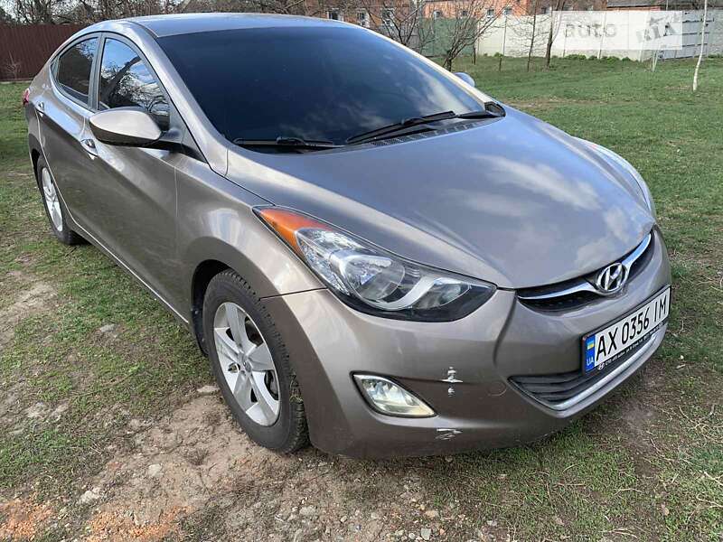 2012 hyundai elantra