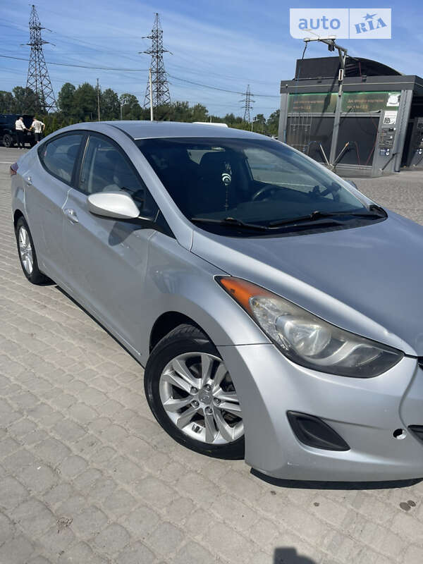 2013 hyundai elantra