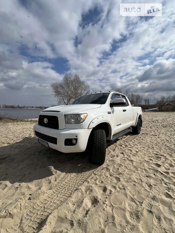 2008 toyota tundra