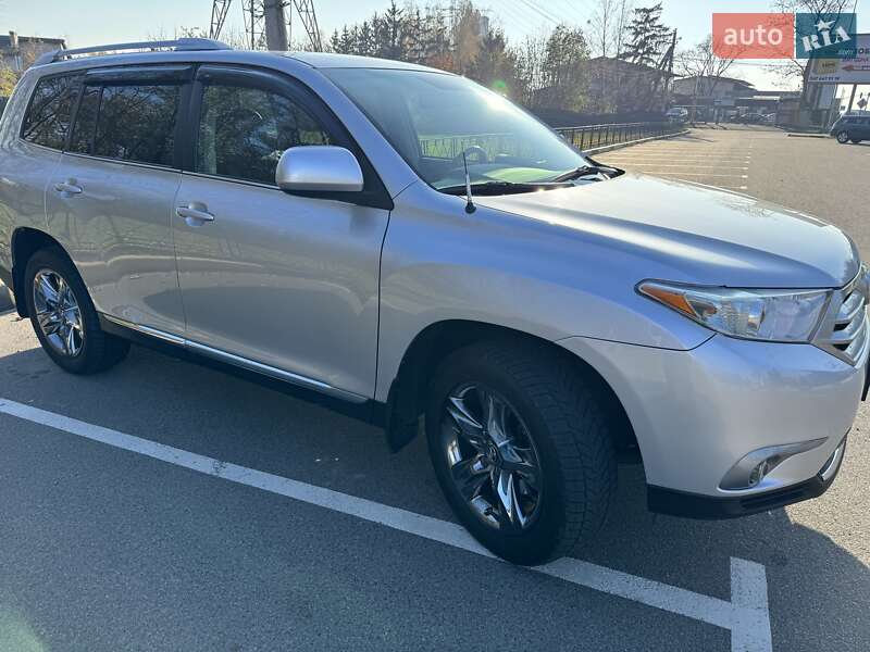 2011 toyota highlander