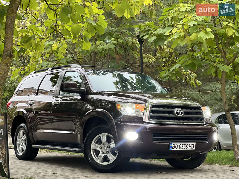 2012 toyota sequoia