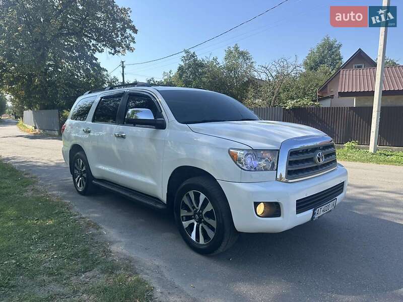 2013 toyota sequoia