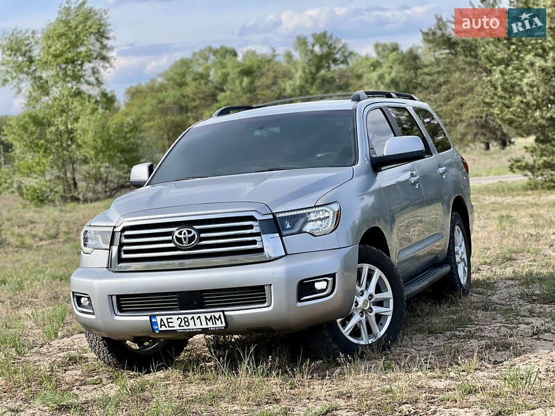2015 toyota sequoia