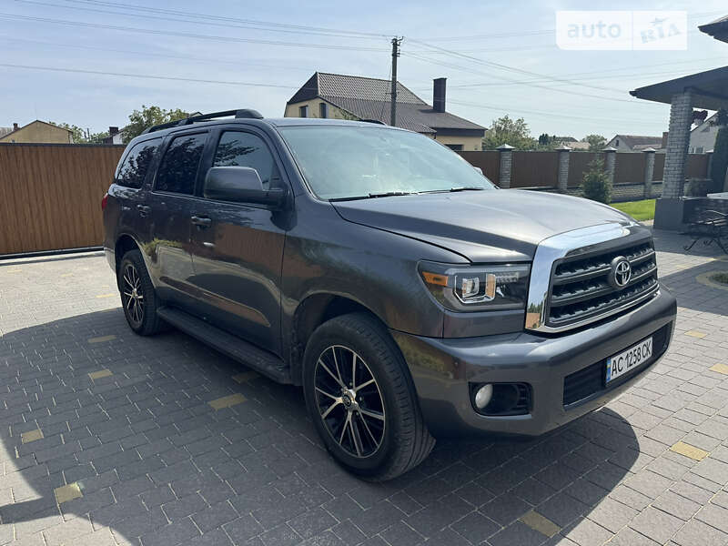 2015 toyota sequoia