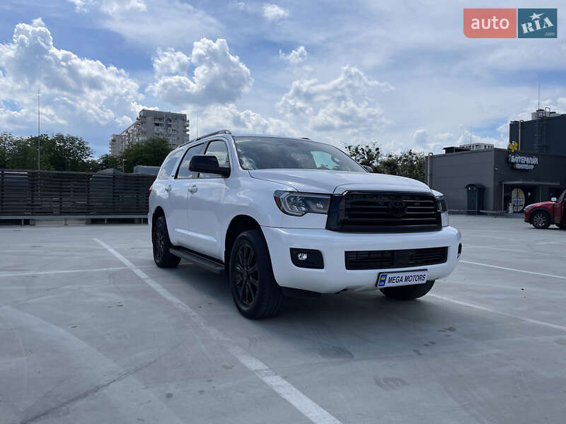 2019 toyota sequoia
