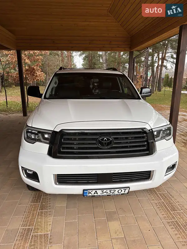 2018 toyota sequoia