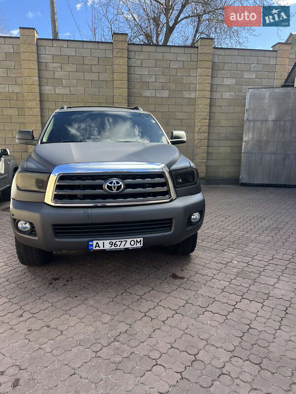 2011 toyota sequoia