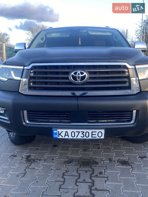 2017 toyota sequoia