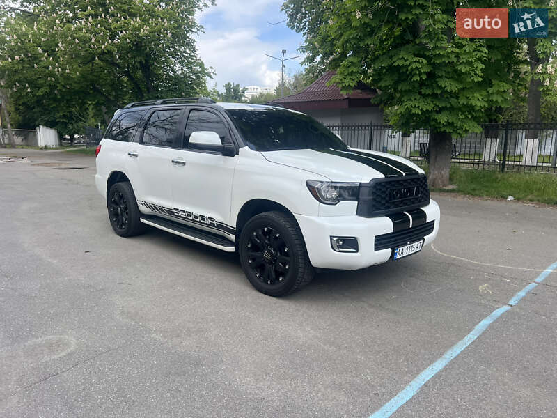 2016 toyota sequoia