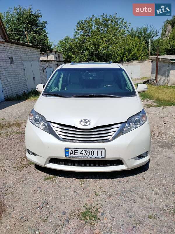 2013 toyota sienna