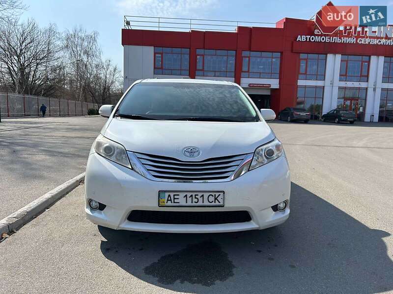 2013 toyota sienna