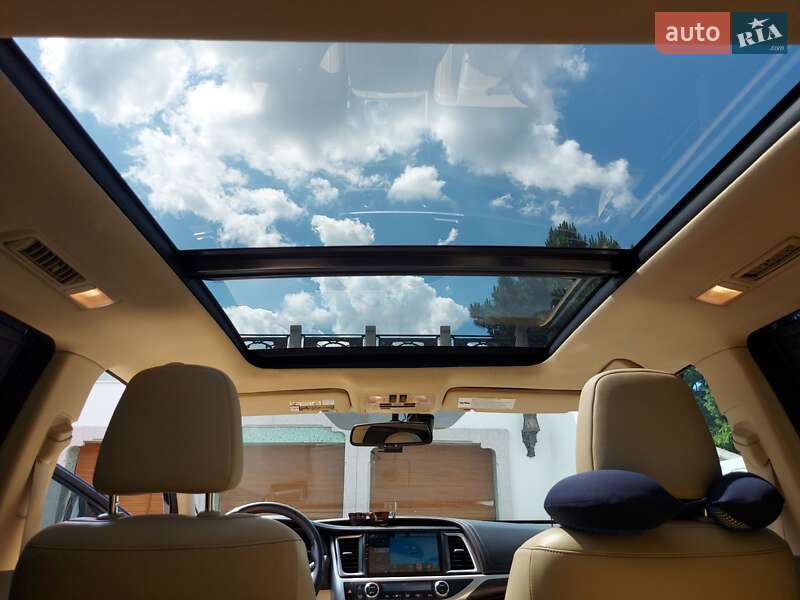 2014 TOYOTA Highlander