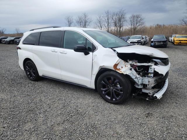 2021 toyota sienna xse