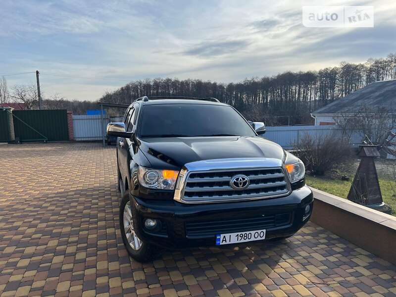 2010 toyota sequoia