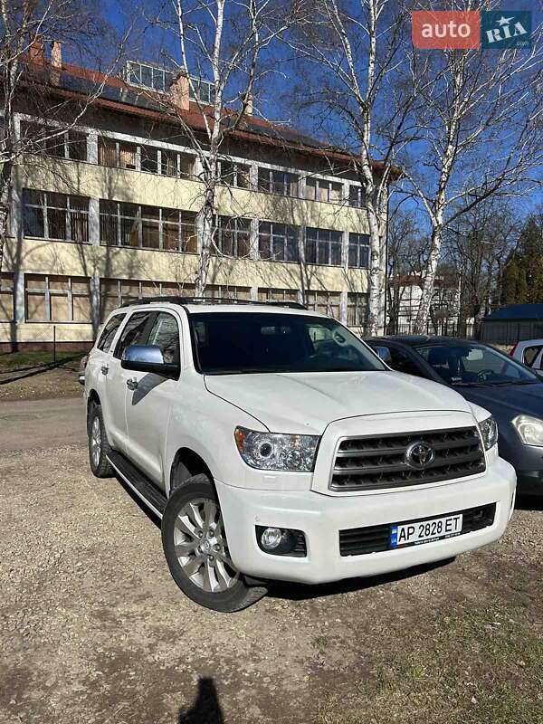2012 toyota sequoia