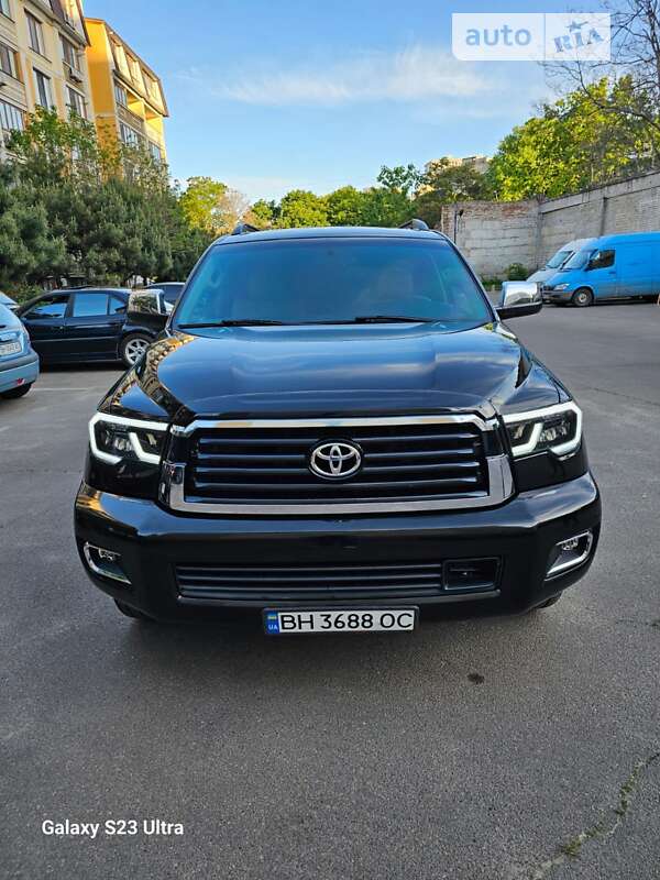 2013 toyota sequoia
