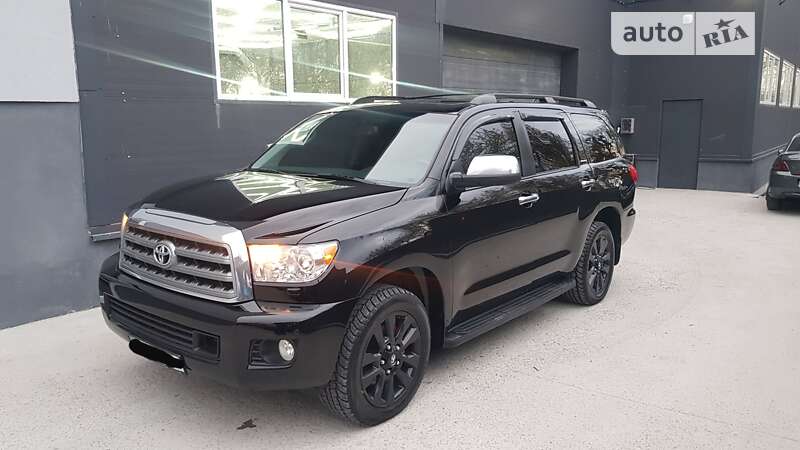 2010 toyota sequoia
