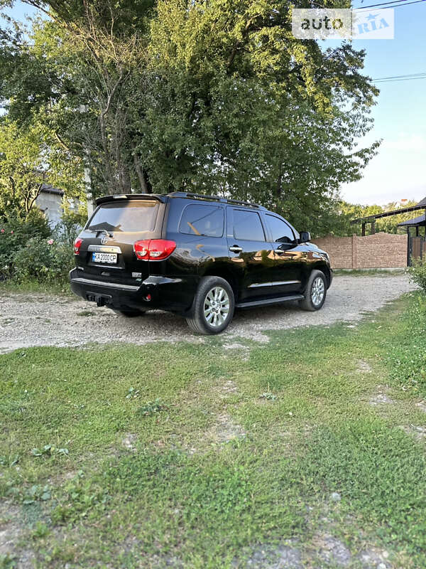 2010 toyota sequoia