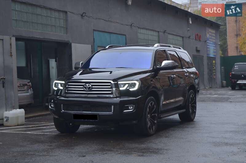 2012 toyota sequoia