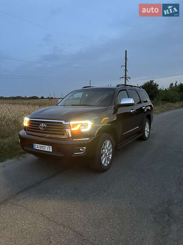 2016 toyota sequoia