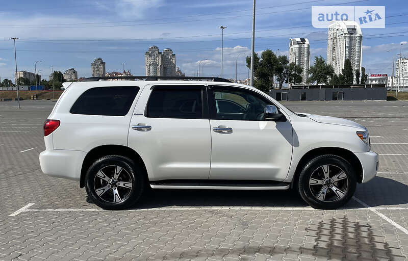 2012 toyota sequoia