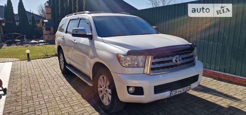 2010 toyota sequoia