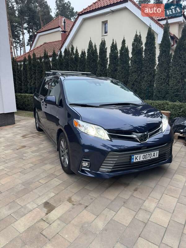 2019 toyota sienna