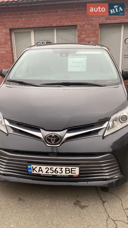 2018 toyota sienna