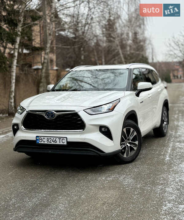 2021 toyota highlander hybrid