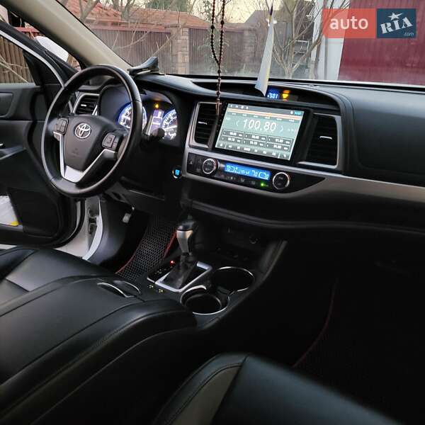 2016 toyota highlander