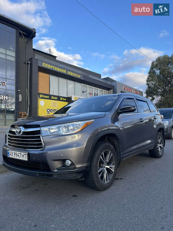 2016 toyota highlander