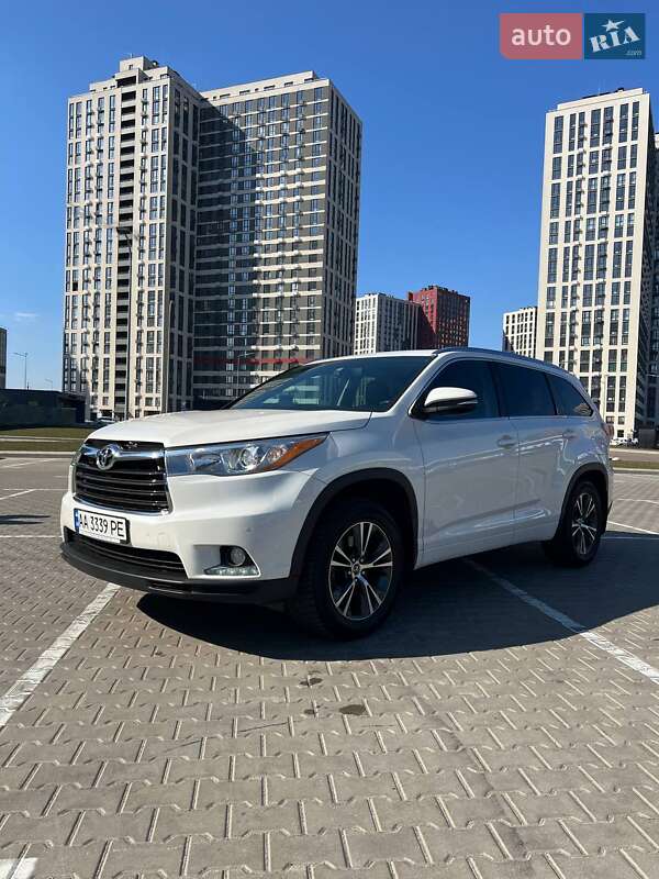 2016 toyota highlander