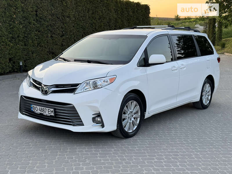 2017 toyota sienna