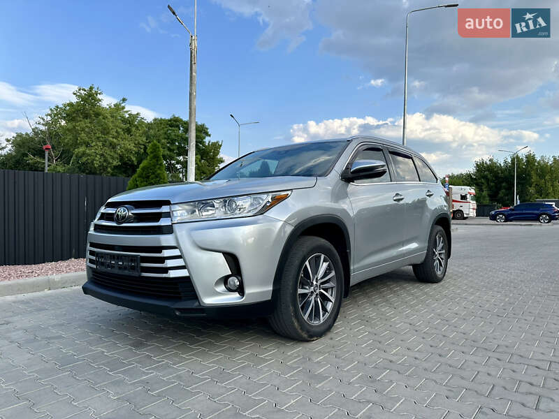 2017 toyota highlander