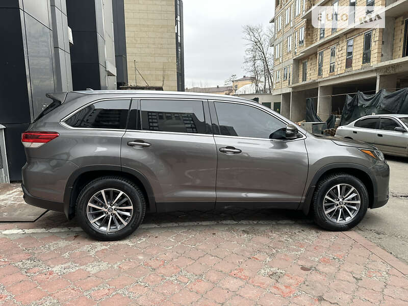 2019 toyota highlander