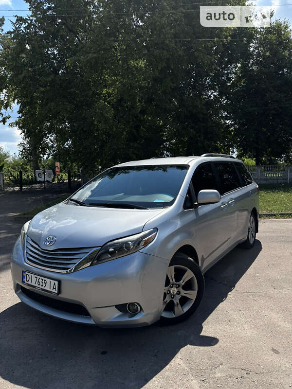 2011 toyota sienna