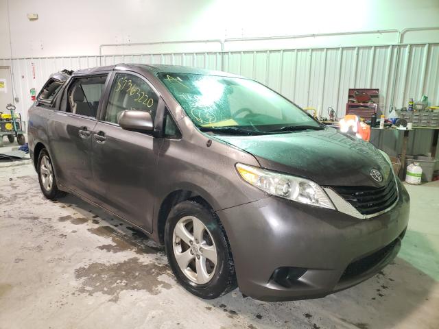 2013 toyota sienna le