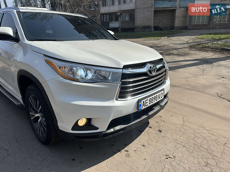 2016 toyota highlander