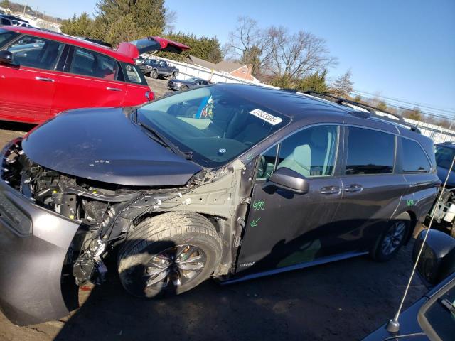 2021 toyota sienna le