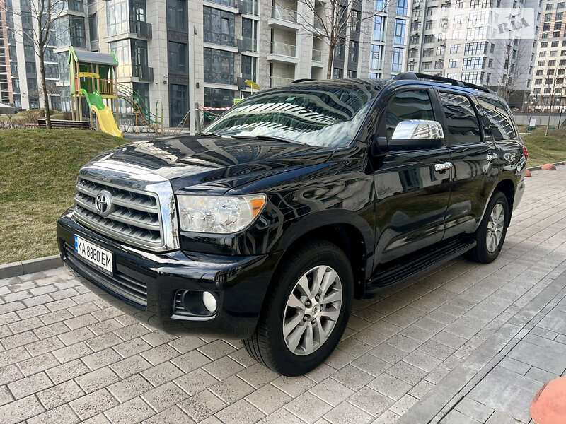 2013 toyota sequoia