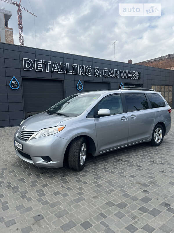 2016 toyota sienna