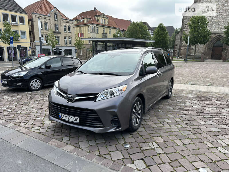 2019 toyota sienna
