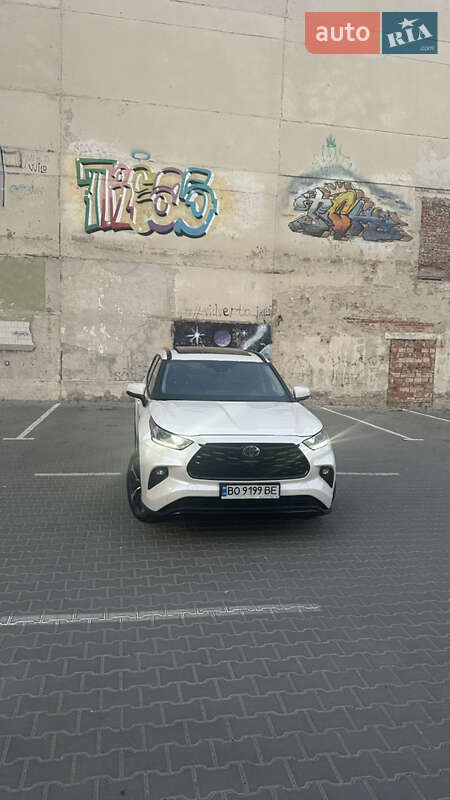2021 toyota highlander hybrid